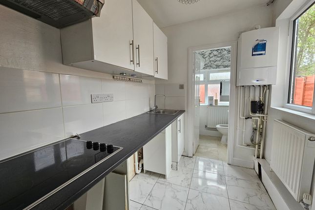 Property to rent in High Town Road, Luton