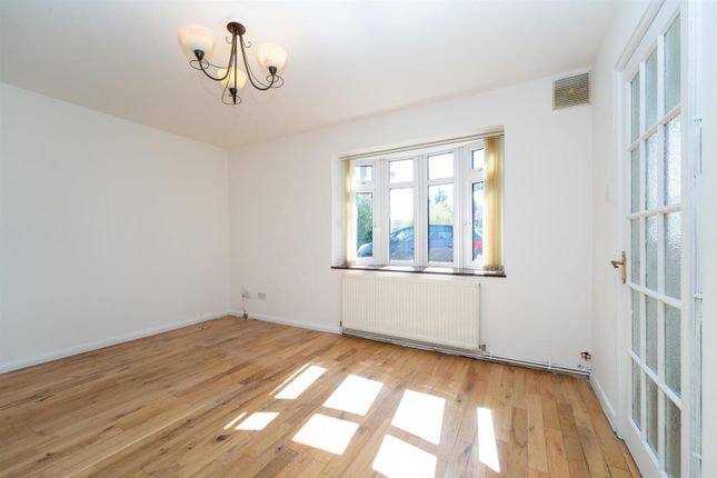 3, Green Street, Borehamwood photo 4