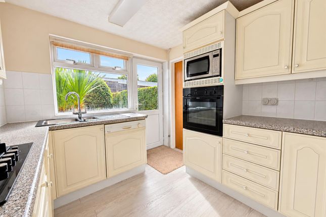 14, Insley Gardens, Hucclecote photo 2