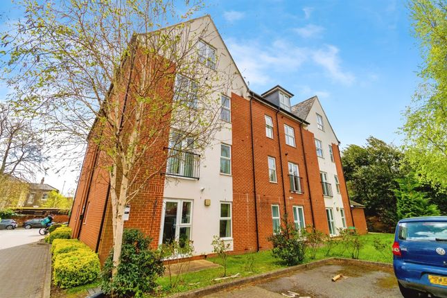 Flat for sale in Archers Road, Shirley, Southampton