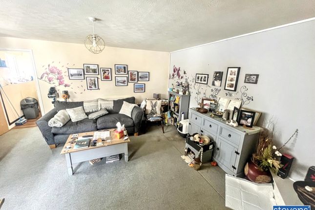 11, St James Court, Okehampton photo 4