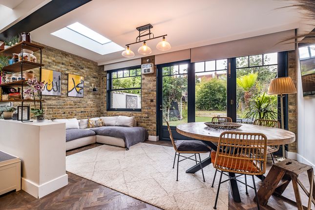 1, Norman Avenue, Twickenham photo 4