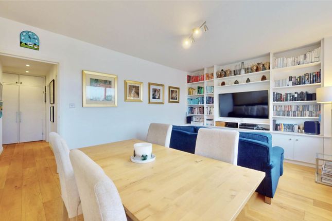 Thumbnail Flat for sale in Pemberton Gardens, Archway