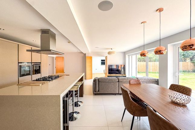 57 Charlwood Drive, Leatherhead photo 2