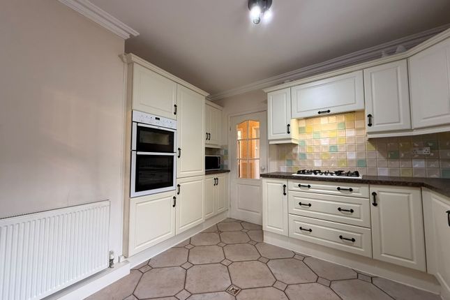 Greenlands Avenue Rossington, Doncaster photo 3