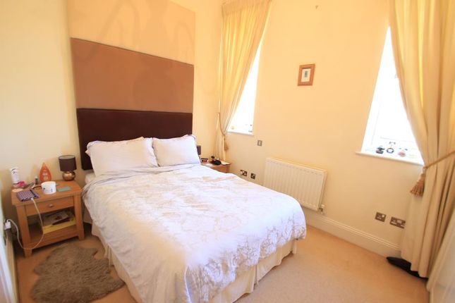 4, Florence Court, Woking photo 5