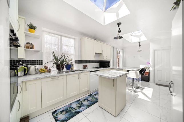 39, Hemlock Road, London photo 4