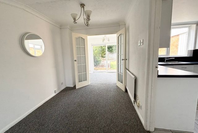 3 Glen Crescent, Selsey photo 3