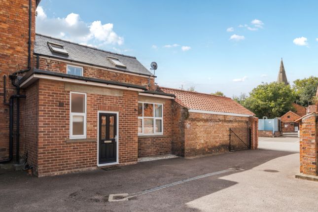 Flat 3, Laundon House, Eastgate, Sleaford photo 4
