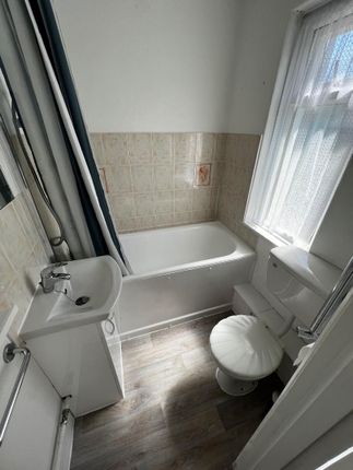 14, Chywoone Avenue, Newlyn photo 5