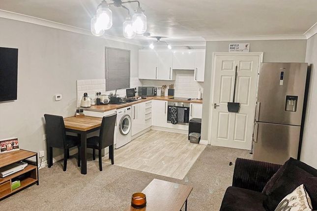 Flat 4 Haslemere Court, Haslemere Road, Wickford photo 2