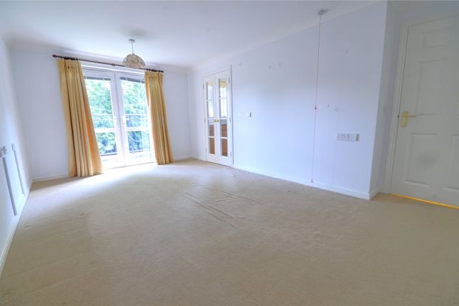 Flat for sale in East Grinstead, West Sussex