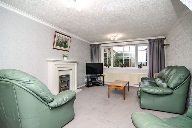 8, Hamps Close, Burntwood photo 3