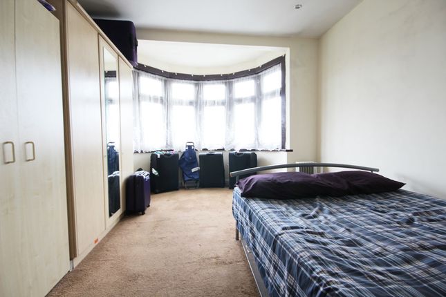 39 , Atherton Road, London photo 2
