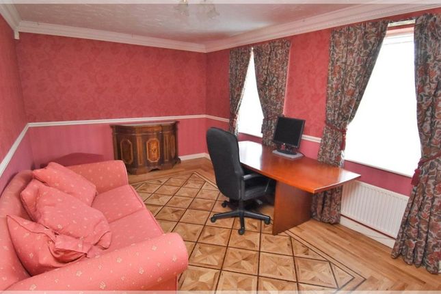 6, Hayton Close, Luton photo 3
