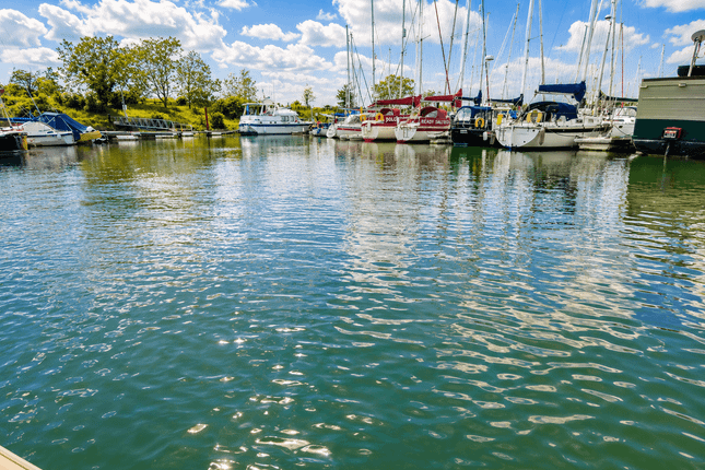 The Houseboat Viceroy, Tollesbury Marina, Woodrolfe Road photo 3