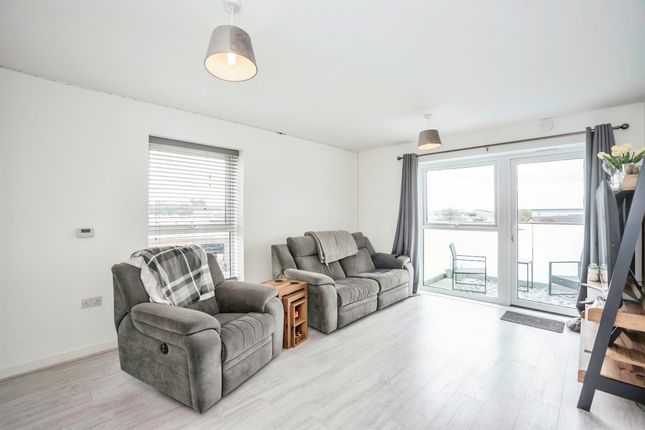Flat for sale in Carrowmore Close, West Thurrock, Grays