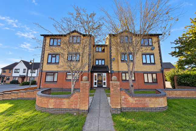 1-bed flat on Beaulieu Drive, Yeovil, £100,000