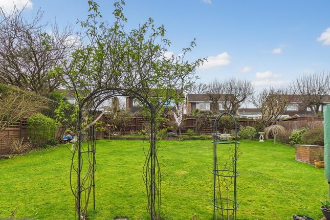 3, Longfield, Hemel Hempstead photo 3