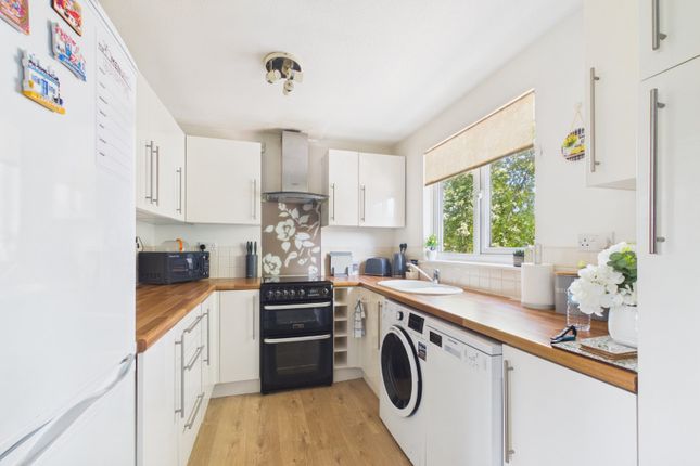 64, Helmsdale, Bracknell photo 3