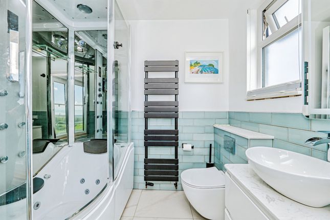 10, Severn Road, Porthcawl photo 4
