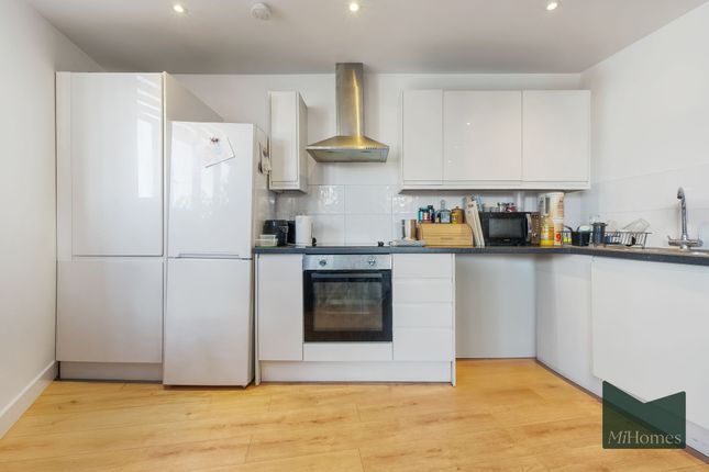 Flat 5, 495 Lea Bridge Road, London photo 4