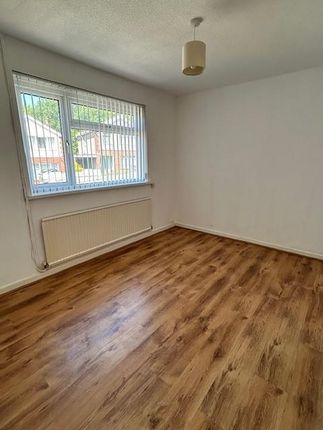 Front Bedroom.Jpg