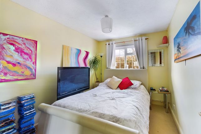 Flat for sale in Stanier Close, Maidenbower