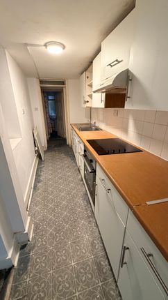 31B, Augusta Gardens, Folkestone photo 3
