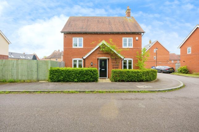 Semi-detached house for sale in Hilton Close, Bedford, Bedfordshire