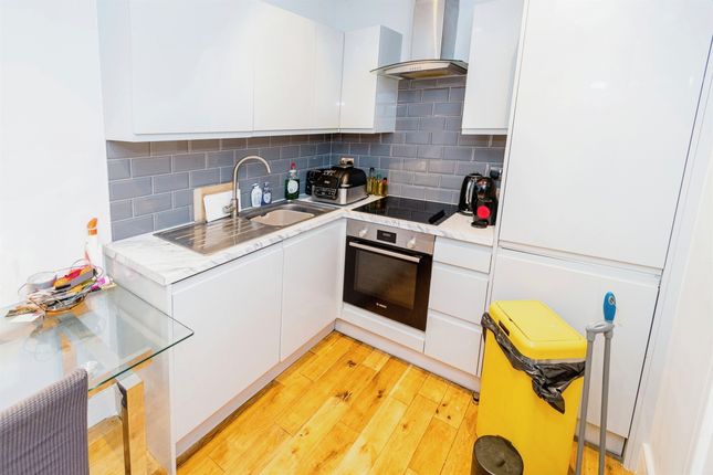 Flat for sale in Southampton Road, Eastleigh
