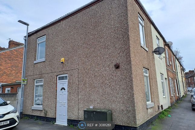 2-bed terraced on Runcorn, £795/mo