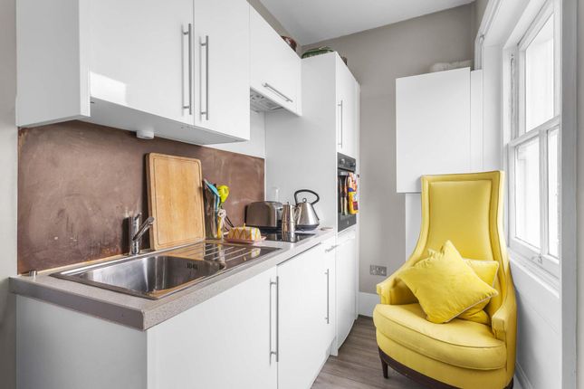 Flat E, 16, Elgin Crescent, London photo 4