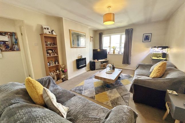 42, Portholme Road, Selby photo 2