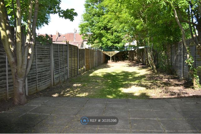 Dalmeny Avenue, London photo 4