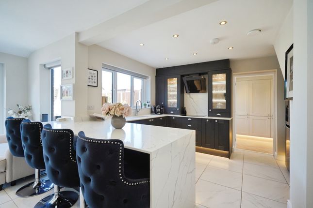 10, Briar Close, Swadlincote photo 4