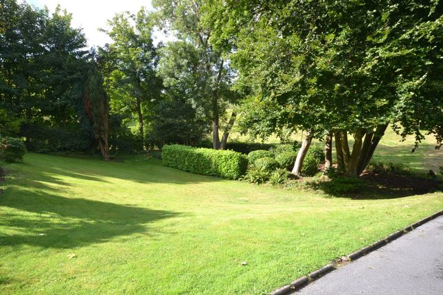 Flat 2, Lansdowne Court, 6A, Lansdowne Road, Devon photo 3