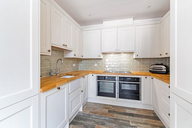 70, Windermere Road, Ealing photo 5
