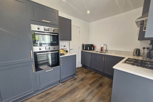 End terrace house for sale in Hawthorn Lane, Dunstable