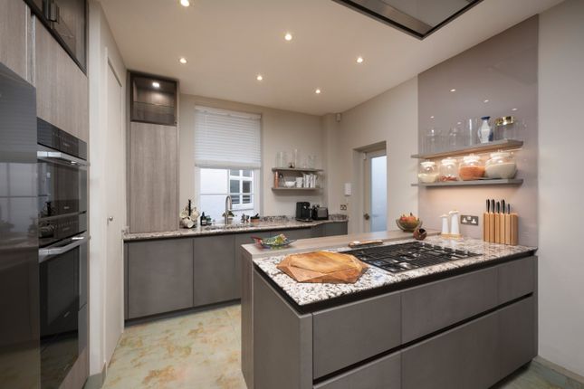Flat for sale in North Gate, Prince Albert Road, St John's Wood, London
