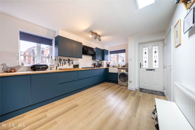 26, Hawthorn Way, Nuneaton photo 3
