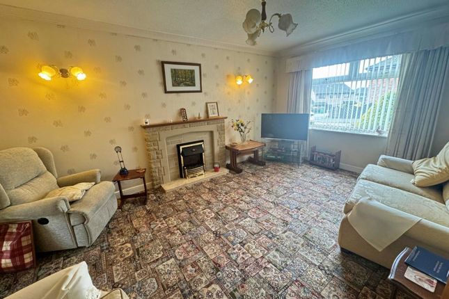 8, Beaulieu Way, Alfreton photo 3