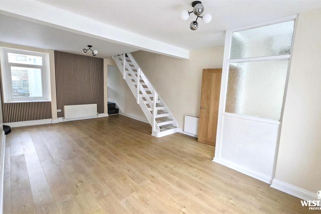 26, St. Peters Road, Milford Haven photo 3