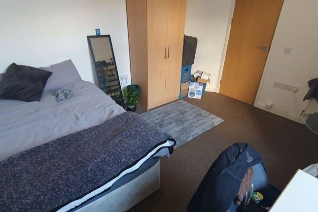 17 Moira Street, Cardiff photo 2