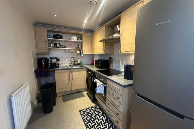 Flat 8, Salisbury House, Watford photo 3