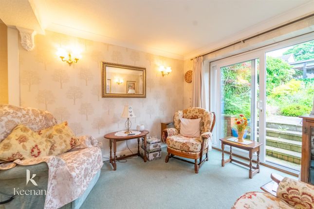 12, White Grove, Colne photo 4