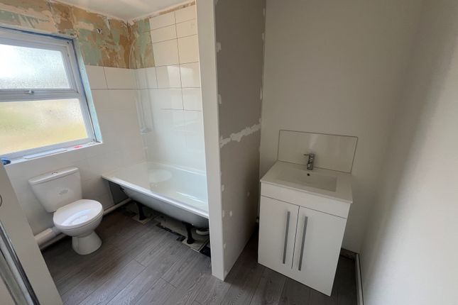 47 Birch Drive, Bournemouth photo 3