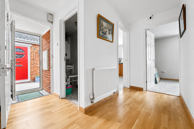 30A, Cherry Orchard Highworth, Highworth photo 4