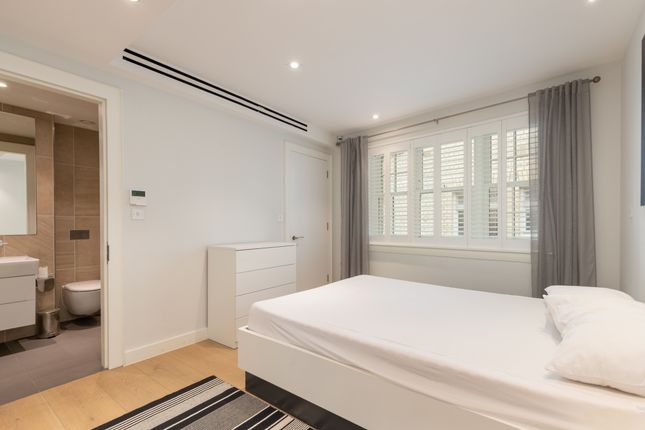 Flat to rent in Floral Street, London