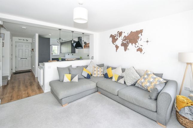 5, Oak Tree Close, Kenilworth photo 2
